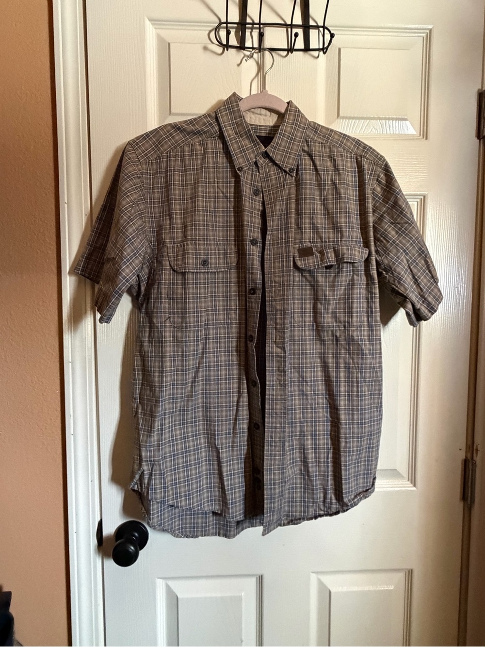 Men's Short-Sleeve Plaid Button-Down Shirt in Brown and Gray